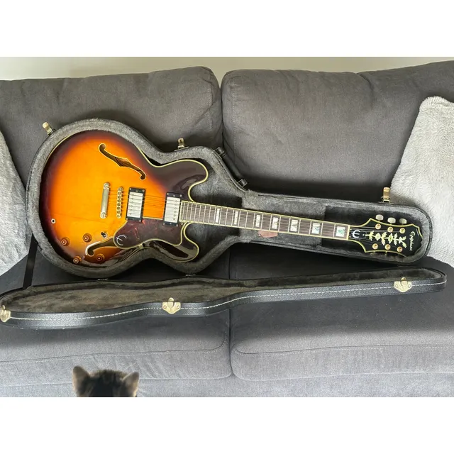 Guitarra Eléctrica EpiPhone Sheraton Ii