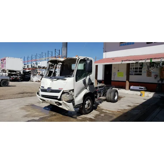 Hino 300 716 Mod 2014  Por Partes
