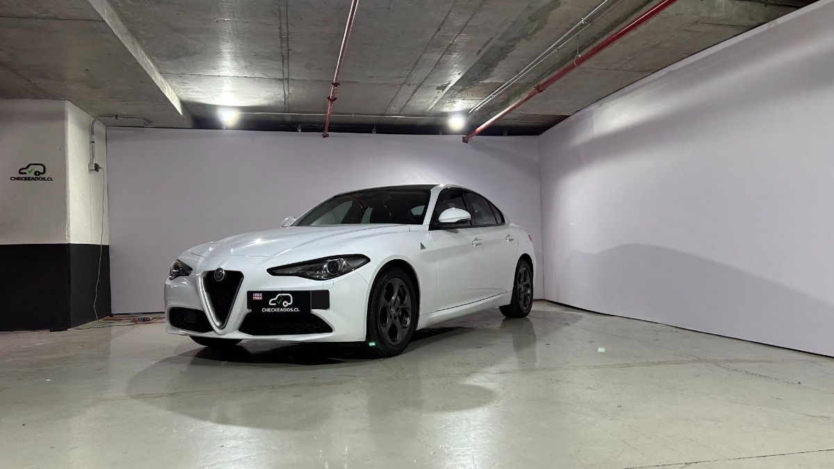 Alfa Romeo Giulia Veloce 2.0 At 2020