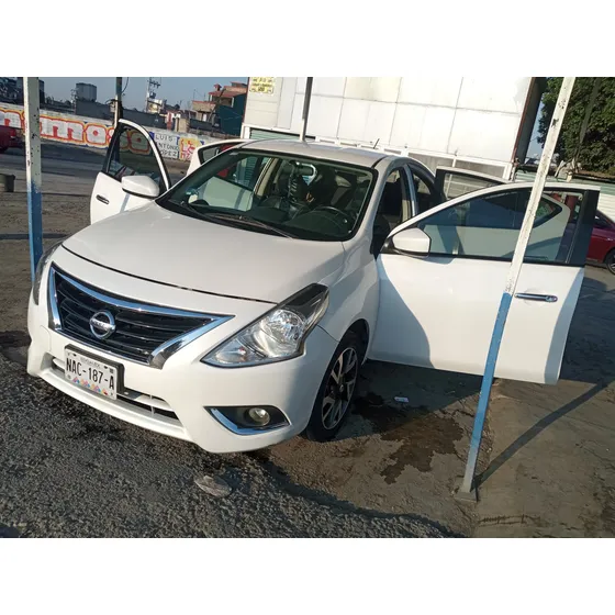 Nissan Versa 1.6 Advance Mt