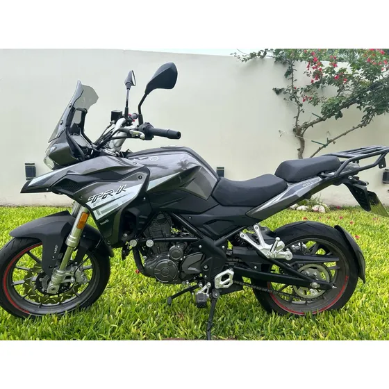 Se Vende Benelli Trk 251, Con Menos De Mil Km. Como Nueva.