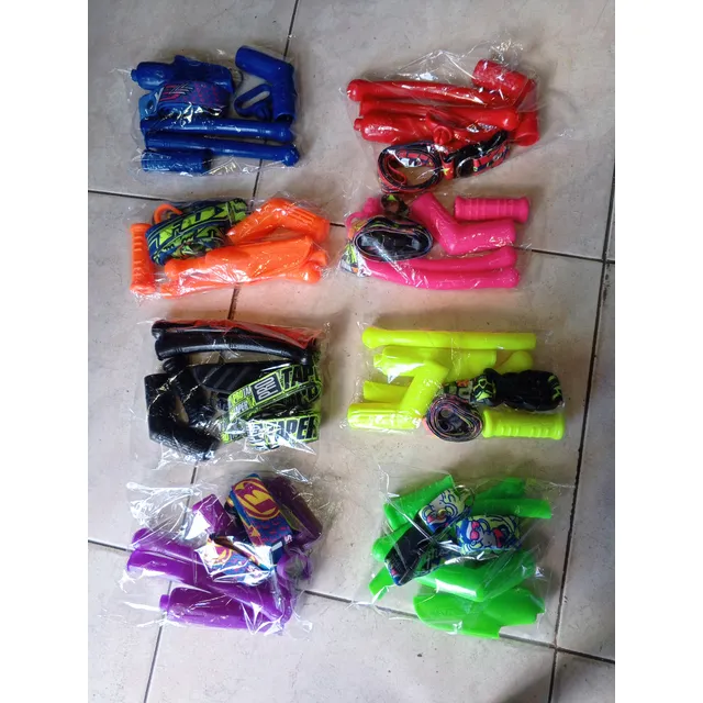 Kit Completo De Gomas Para Moto + Llavero Colores Varios