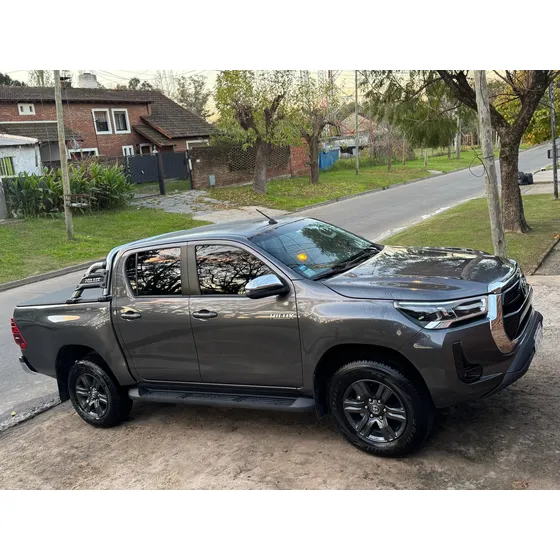 Toyota Hilux Pick-up 2.8 Cd Srv 204cv 4x2 At