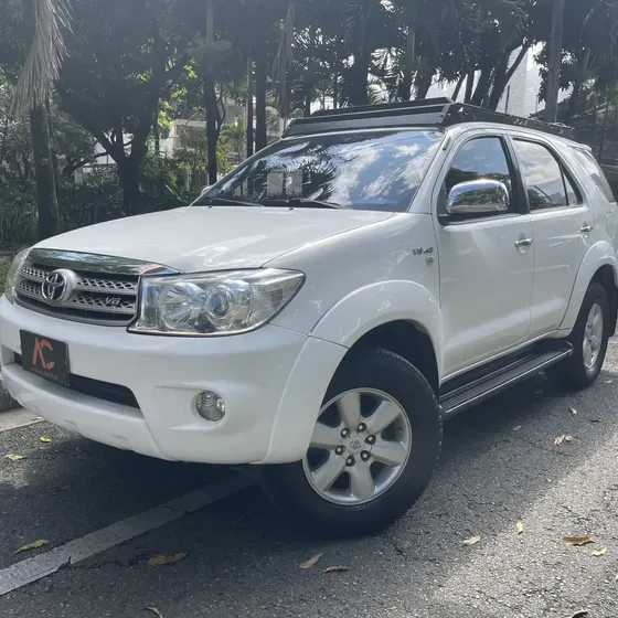 Toyota Fortuner 2010 4.0 Sr5 At