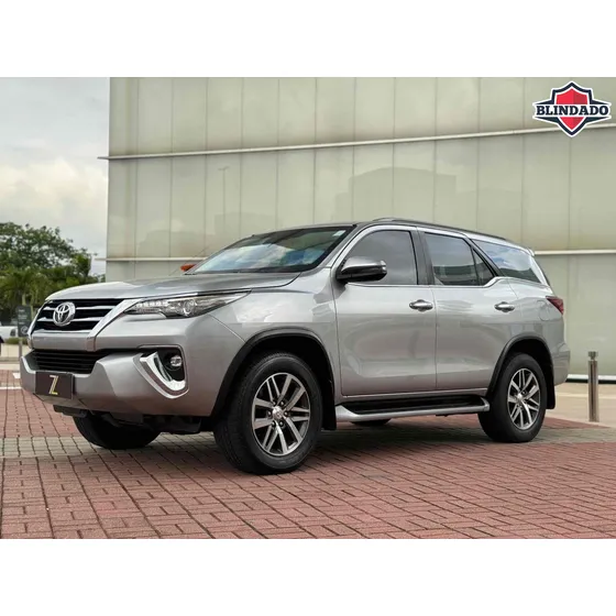 Toyota Hilux Sw4 2.8 Srx 4x4 7 Lugares 16v Turbo Intercooler Diesel 4p Automático