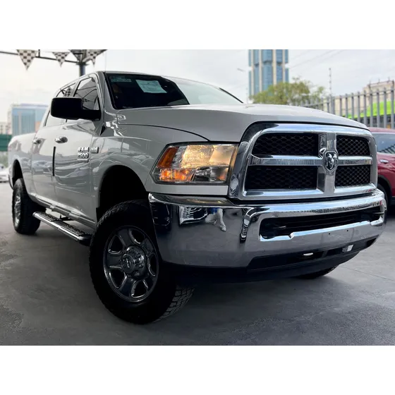 Dodge Ram 2500 Crew Cab Slt Trabajo 4x4 V8 6at
