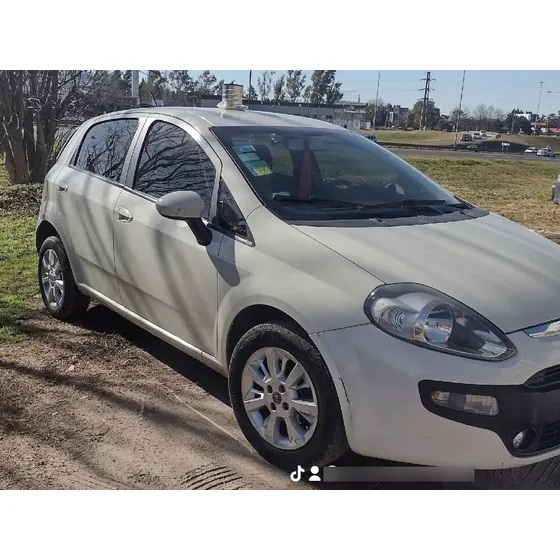 Fiat Punto 1.4 Attractive C/radio Integrada