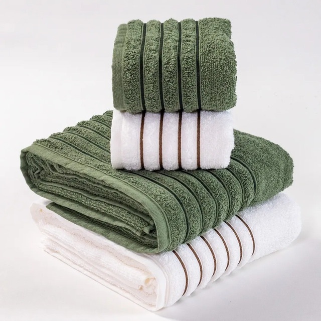 Jogo Toalhas De Banho C/ 4 Pçs Super Luxo Gigante Grossa Branco E Verde Moss Branco / Verd...