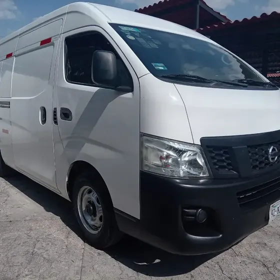 Nissan Urvan 2017 2.5 Panel Amplia Aa Mt