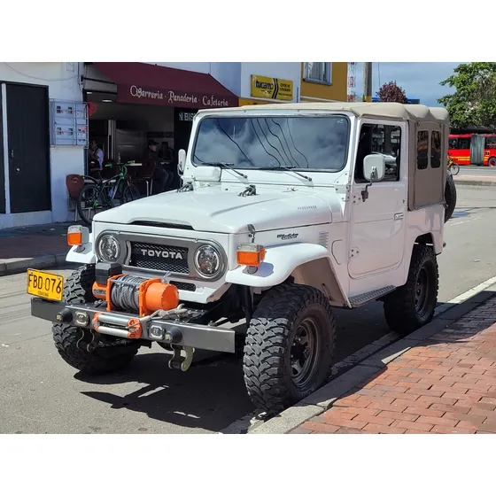 Toyota Land Cruiser 3.5 Fj 40