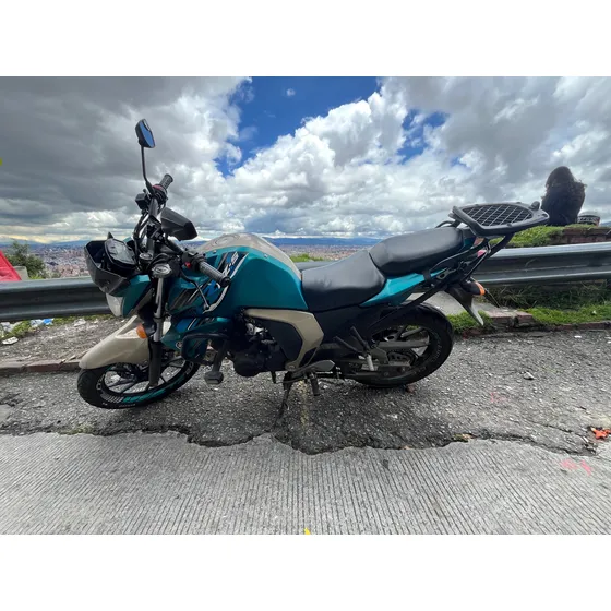 Yamaha Fz2.0 Azul Champagne Soat Y Tecnico Vigente / 2026