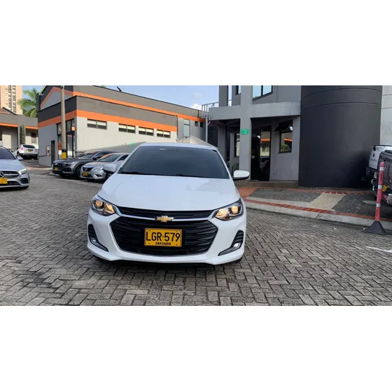 Chevrolet Onix 1.0t Premier Hatch At