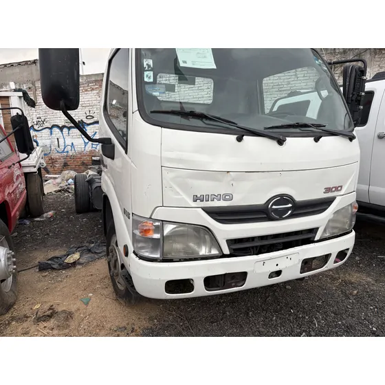 Hino 2014 Chasis Cabina