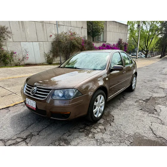 Volkswagen Jetta 2.0 L4 At