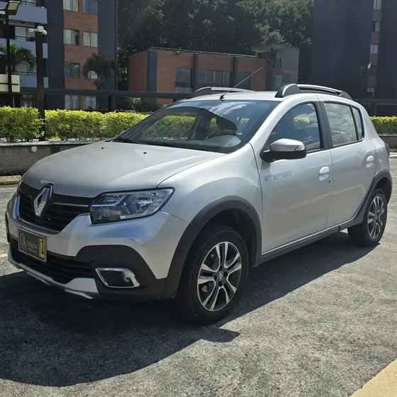 Renault Stepway 2022 1.6 Intense Mecánica