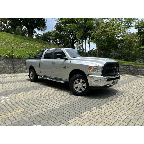 Dodge Ram 5.7 2500 Crew Cab Laramie