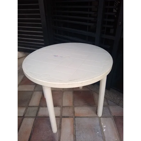 Mesa Plastica Redonda - Usada
