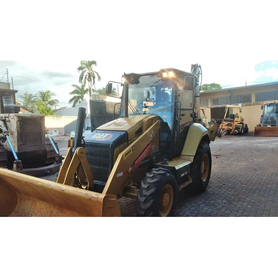 Retroescavadeira Caterpillar 416f2 - 2022