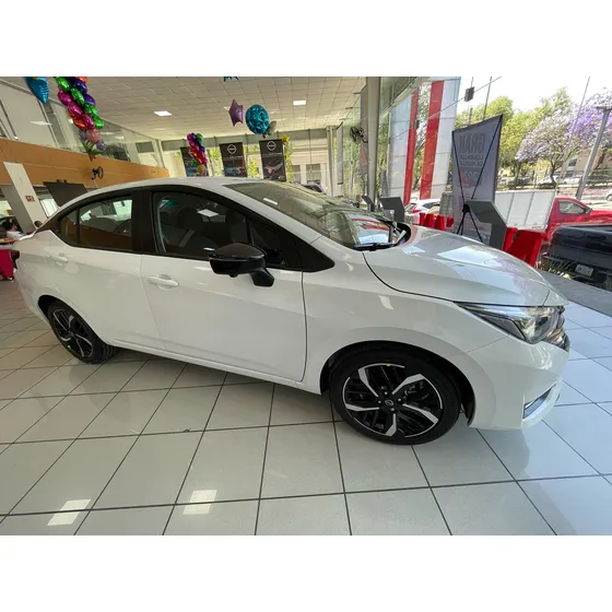 Nissan Versa 1.6 Sr Cvt