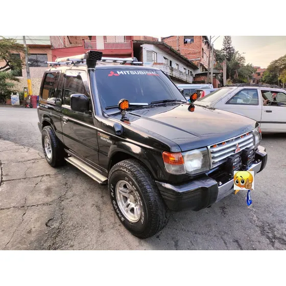 Mitsubishi Montero 2.6 L042 Cabinado