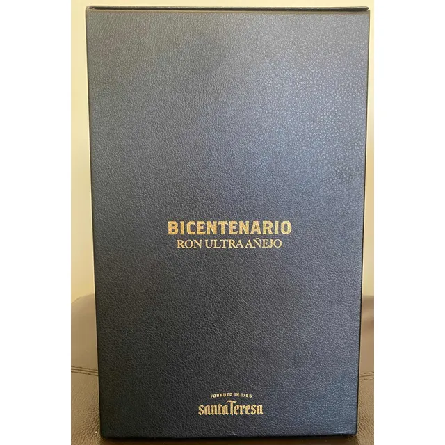 Bicentenario Ron Ultra Añejo. Santa Teresa