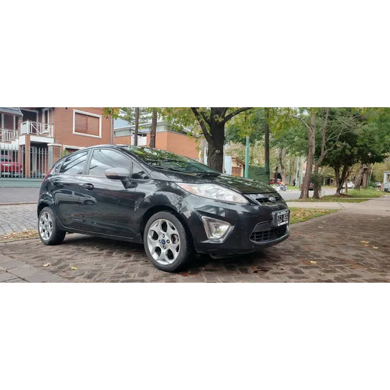 Ford Fiesta Kinetic 1.6 Design 120cv Titanium