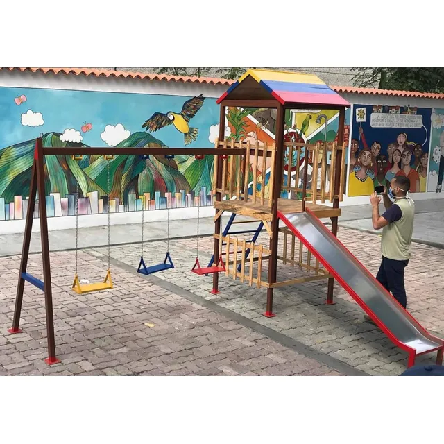 Parque Infantil Recreativo De Niños Nuevos Hierro Madera