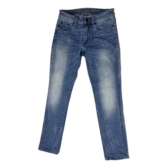 Bonito Jean Slim Fit American Eagle. Algodón. Talla 26x28.