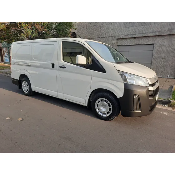 Toyota Hiace 2.8 Tdi Furgón 6at L1h1 3a 4p