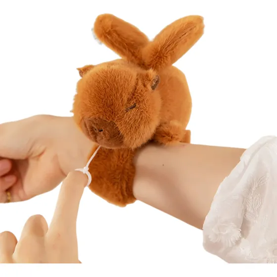 Pulsera De Peluche Con Forma De Carpincho