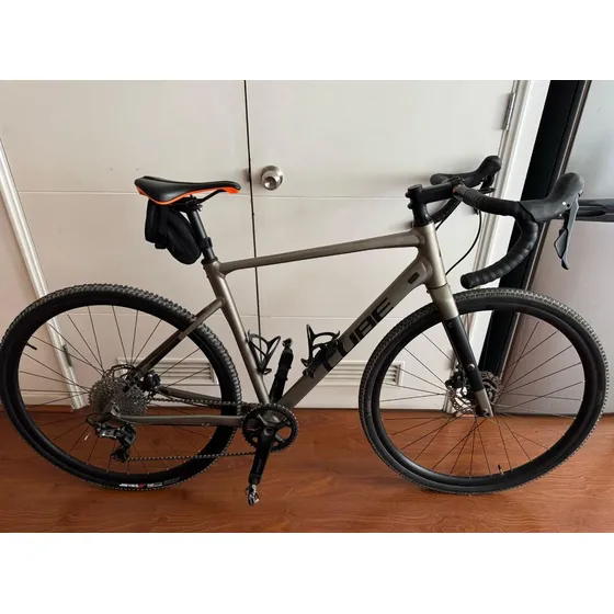 Bicicleta Gravel Cube Nuroad Ex Aro - 700 Cc Negro 16 "