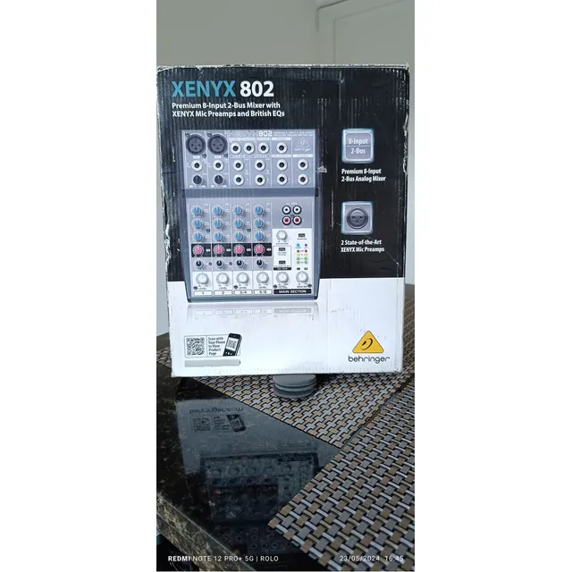 Consola Mezcladora Behringer Xenyx 802 8 Canales 2 Buses