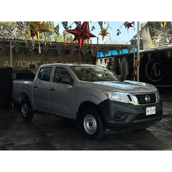 Nissan Np300 2.4 Doble Cabina Se Aa Pack Seg Mt