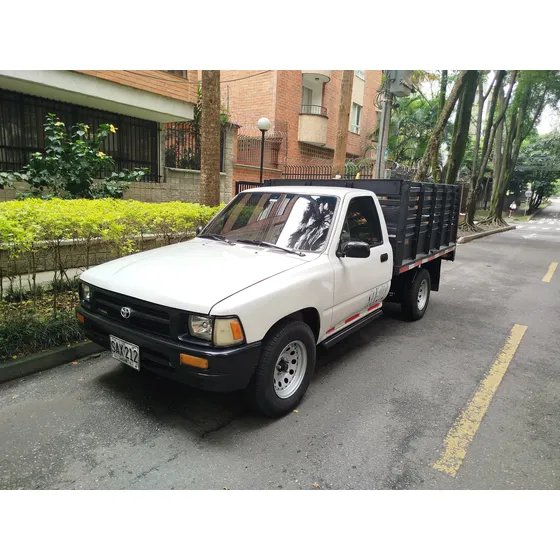 Toyota Hilux 2.4l Chasis