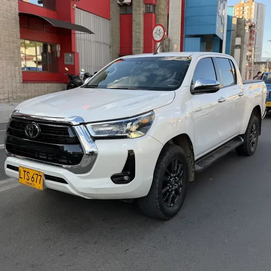 Toyota Hilux 2023 2.8l