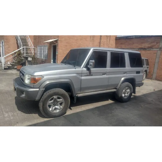 Toyota Land Cruiser Land Cruiser 70
