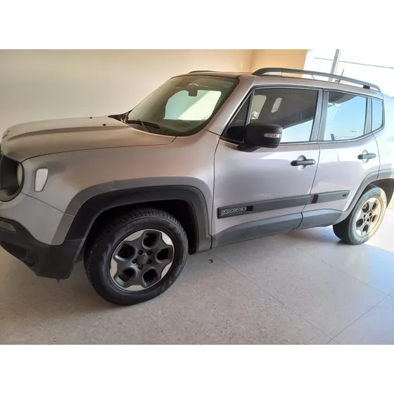 Jeep Renegade 1.8 Flex Aut. 5p