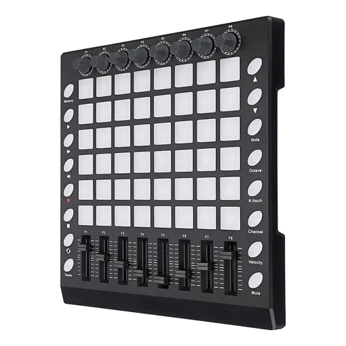 Controladora DJ Akai MPD226 com Comunicação USB-MIDI Preta
