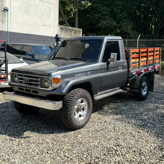 Toyota Land Cruiser 2008 4.5 Fzj75 Macho