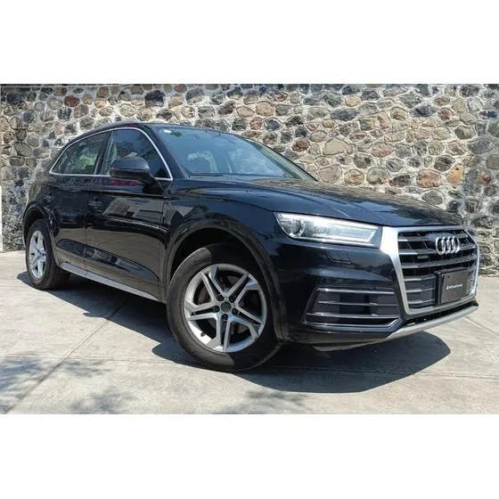Audi Q5 2.0 L4 Select S-tronic At