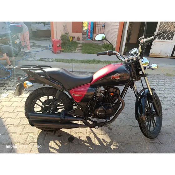 Color Rojo/negro, Detalles De Uso, Ligero Golpe En El Tanque