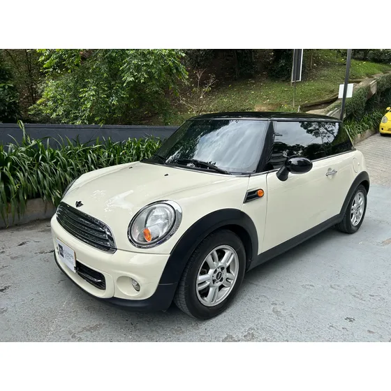 Mini Cooper R56 1.6 Coupe