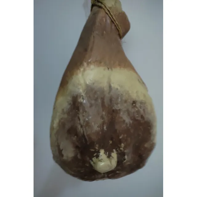 Imitación De Una Pata De Jamón Serrano Para Decorar