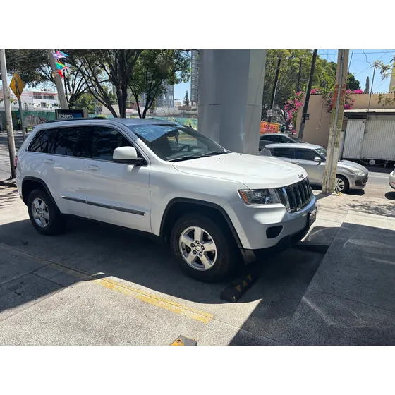 Jeep Grand Cherokee Laredo V6 Lujo 4x2 At