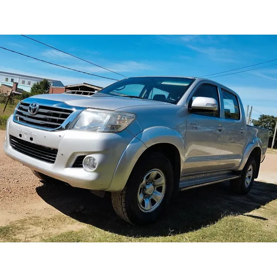 Toyota Hilux 2.5 D/c Sr Tdi 120cv 4x2