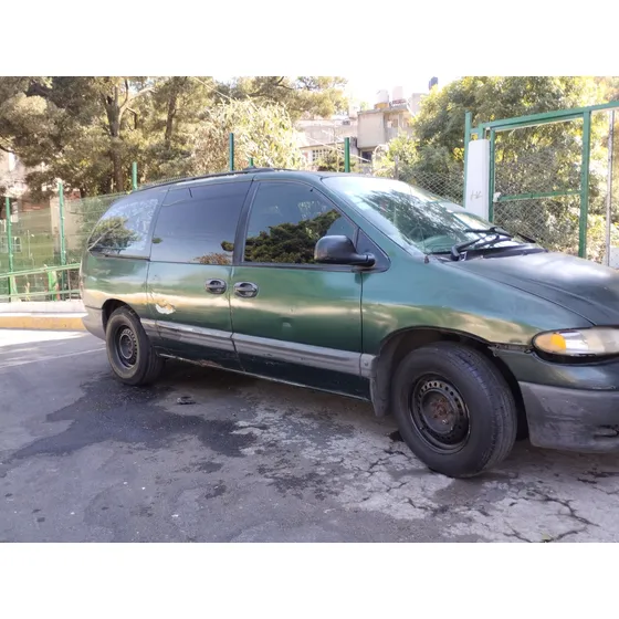 Plymouth Voyager Híbrido Vagoneta