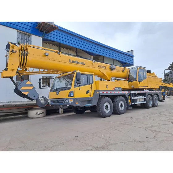 Grua Sobre Camion Liugong De 70 Y 75 Toneladas