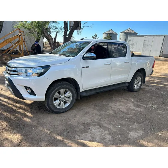 Toyota Hilux Pick-up 2.8 Cd Srv 177cv 4x2 At