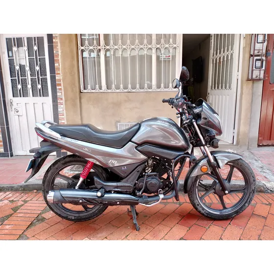 Características Principales: Motor: Monocilíndrico De 4 Tiem