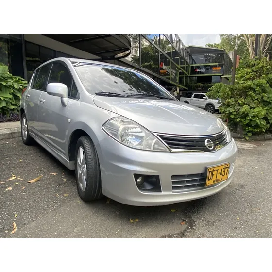 Nissan Tiida 1.8 Premium At 4x2 2012